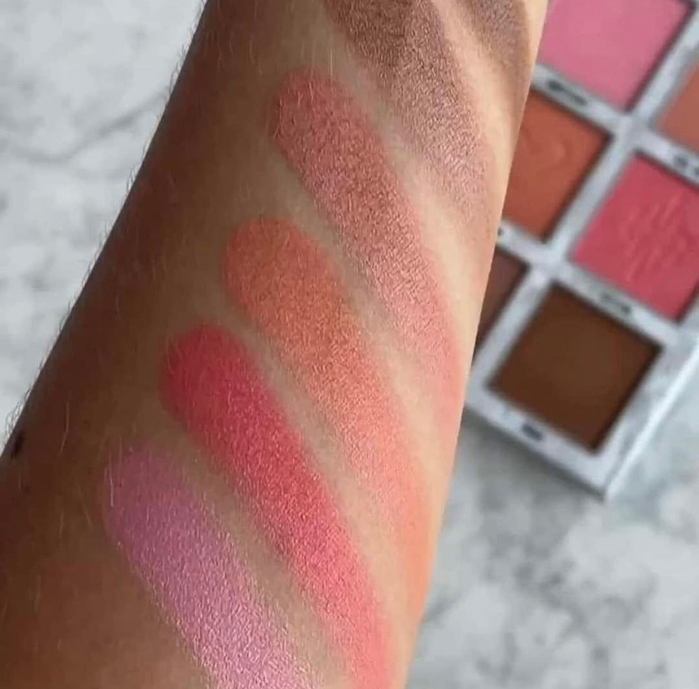 Paleta de rostro beauty creations x luis torres